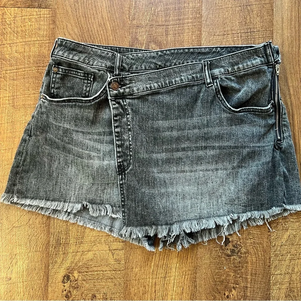 Anthropologie Gray Washed Denim Mini Shorts - Picture 2 of 7
